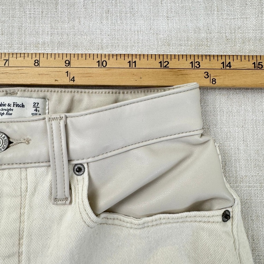 Abercrombie Curve Love 90s Straight Jeans 27 4Short Ivory Faux Leather High Rise - Picture 7 of 16